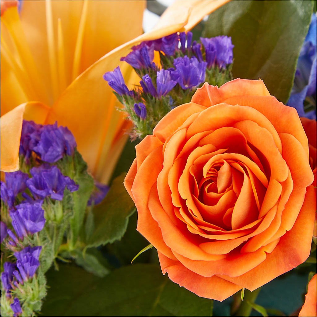 Radiant Citrus Box Bouquet – GOD'S GARDEN FLOWER SHOP, Lancaster CA