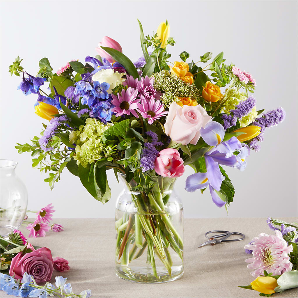 Pastel Tradition - A Florist Original – GOD'S GARDEN FLOWER SHOP, Lancaster CA