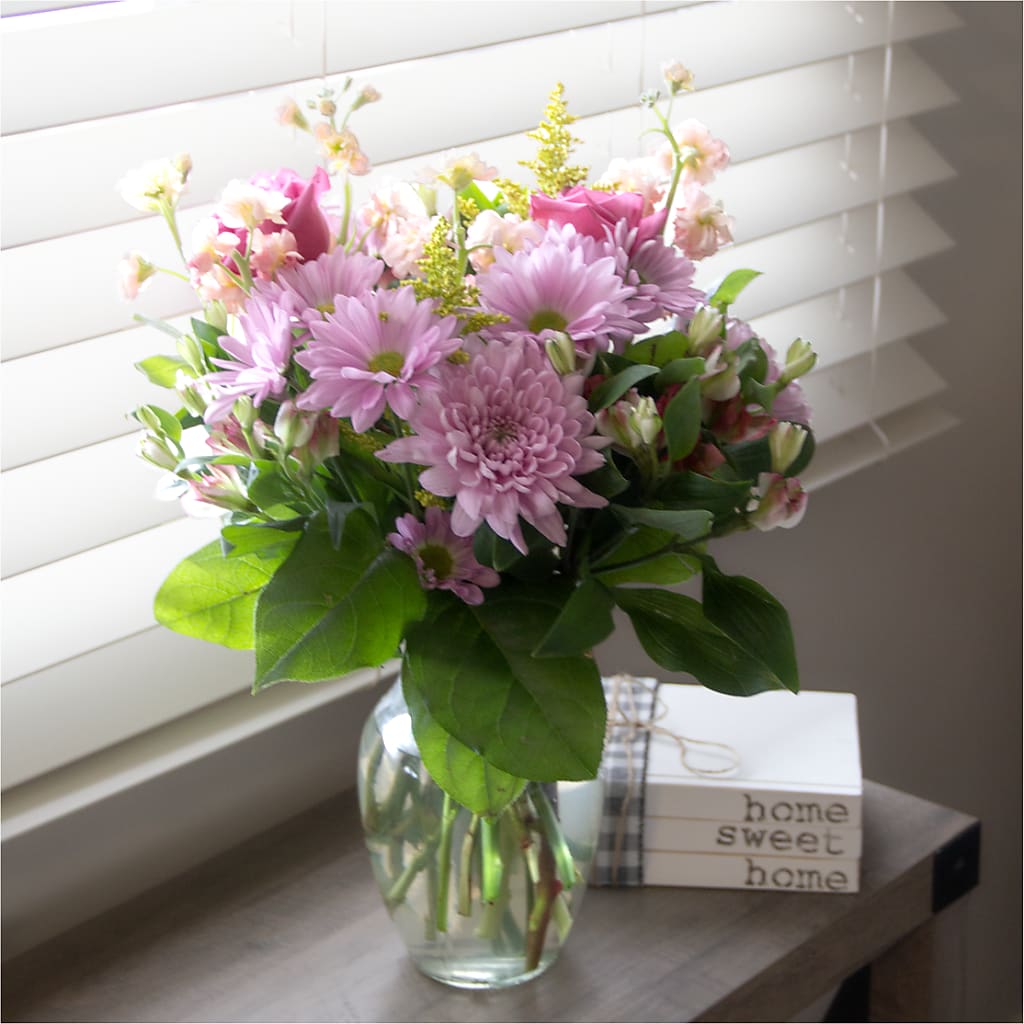 Pastel Tradition - A Florist Original – GOD'S GARDEN FLOWER SHOP, Lancaster CA