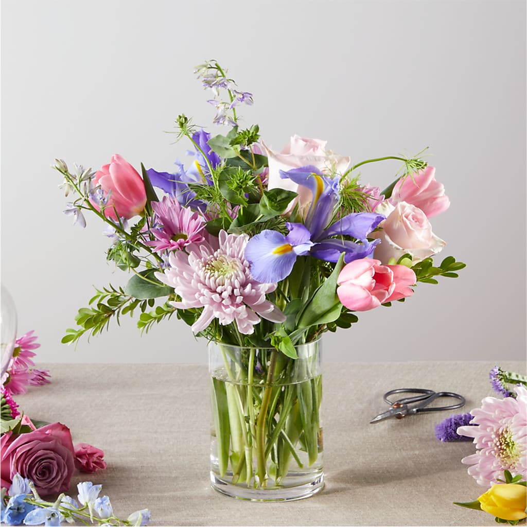 Pastel Tradition - A Florist Original – GOD'S GARDEN FLOWER SHOP, Lancaster CA