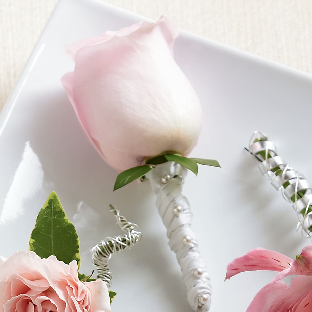 Pink Rose Boutonniere – GOD'S GARDEN FLOWER SHOP, Lancaster CA