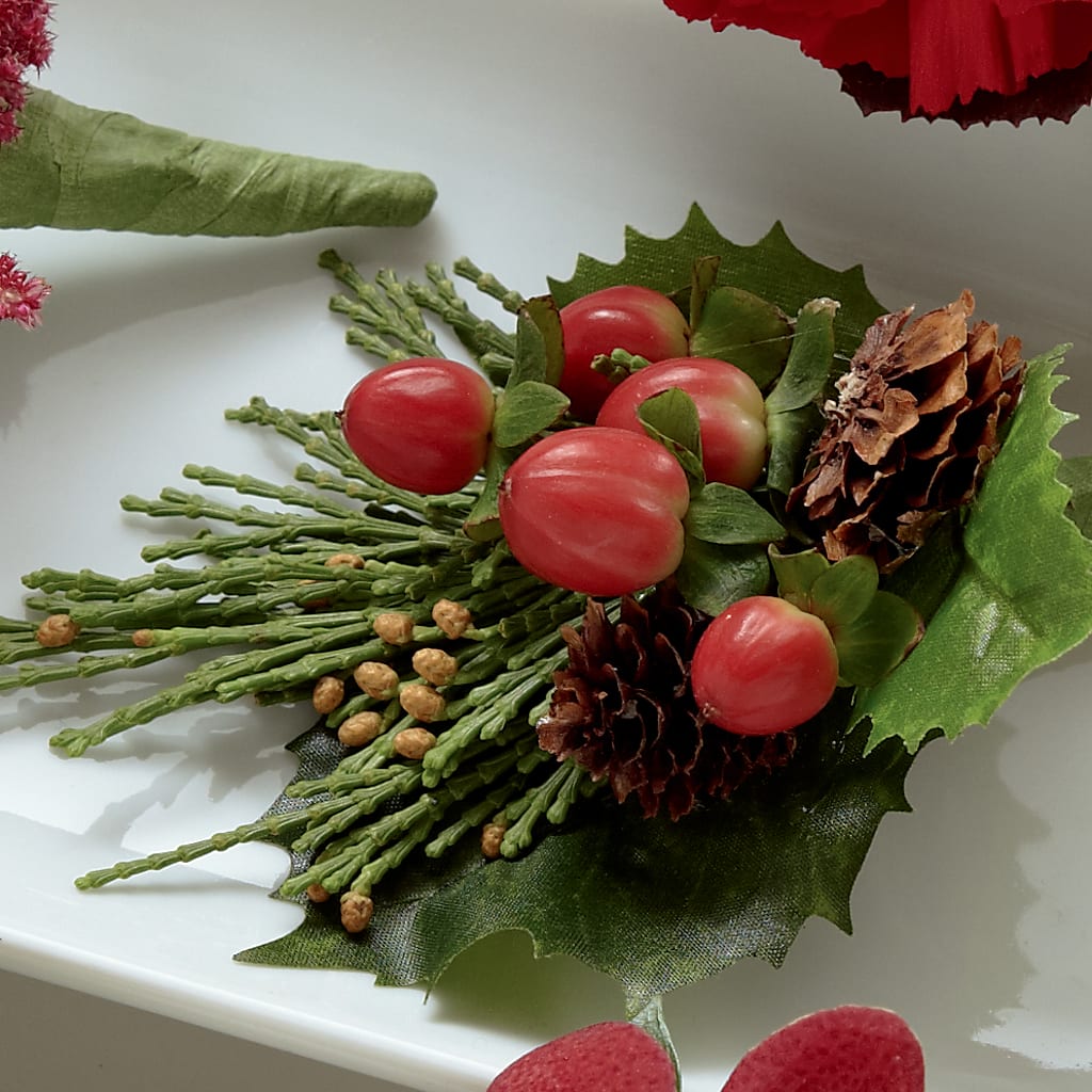 Red Berry Boutonniere – GOD'S GARDEN FLOWER SHOP, Lancaster CA