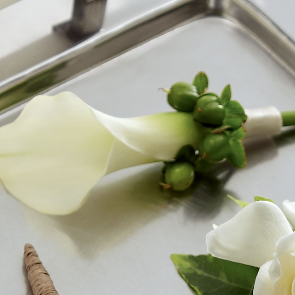 White Calla Boutonniere – GOD'S GARDEN FLOWER SHOP, Lancaster CA