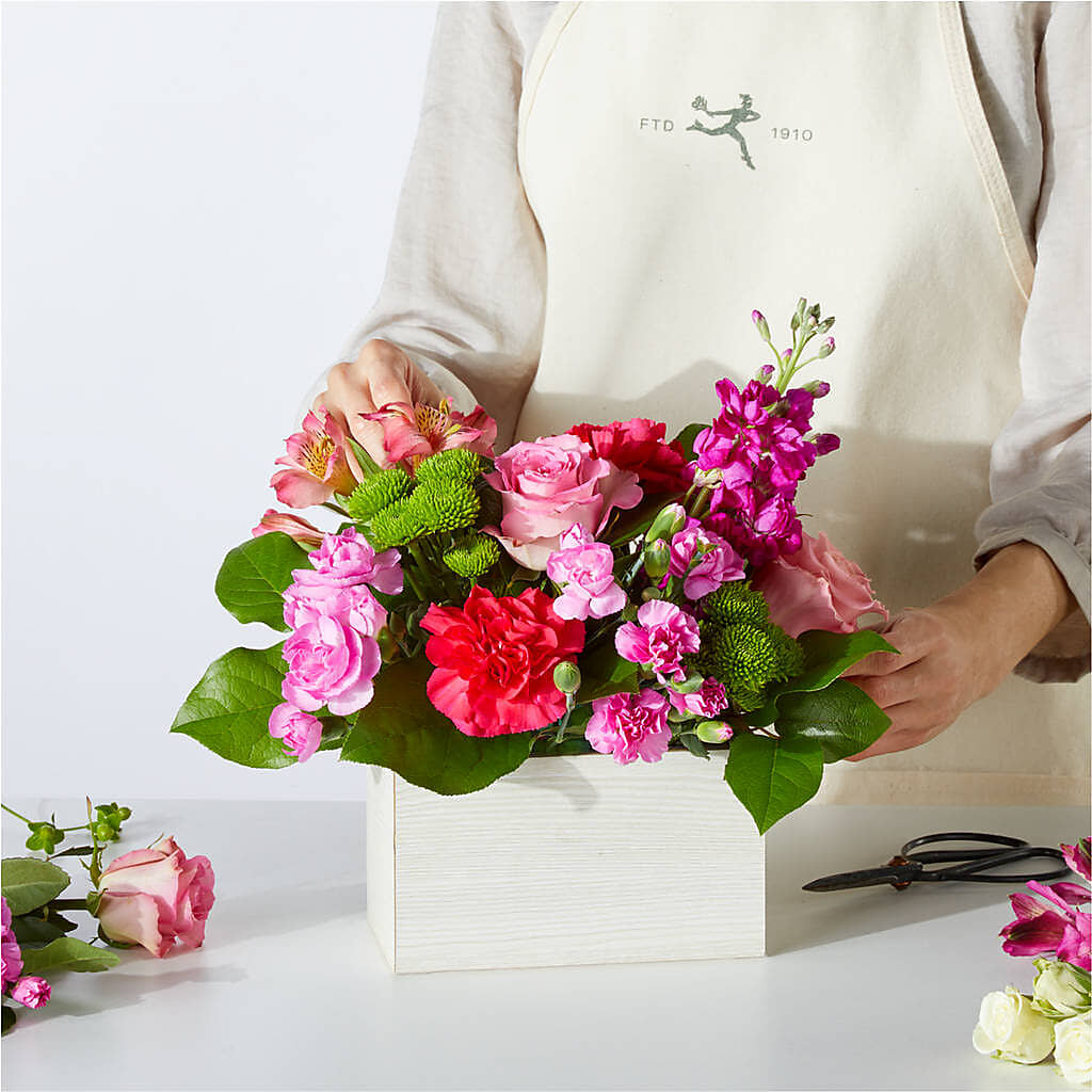Sweetberry Box – A Florist Original – GOD'S GARDEN FLOWER SHOP, Lancaster CA