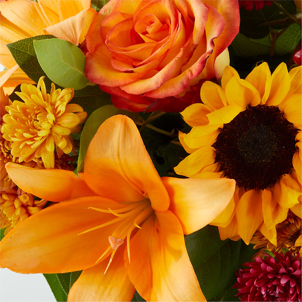 Grateful Centerpiece – GOD'S GARDEN FLOWER SHOP, Lancaster CA
