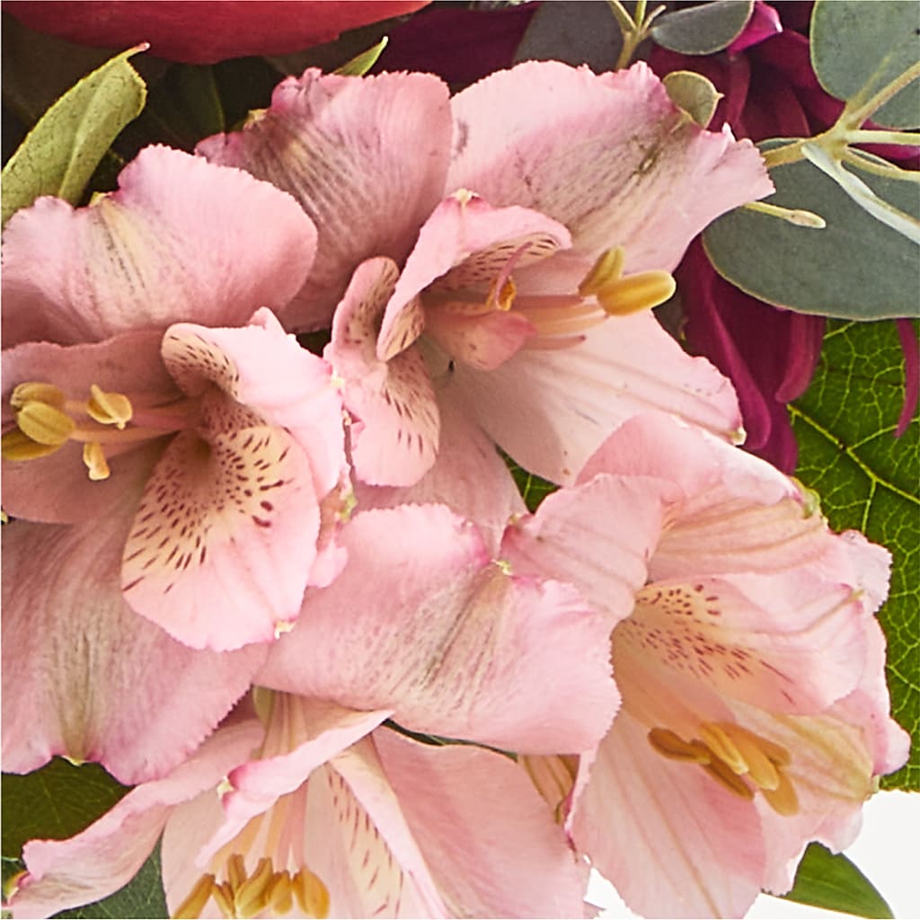 Berry Cobbler Bouquet – GOD'S GARDEN FLOWER SHOP, Lancaster CA