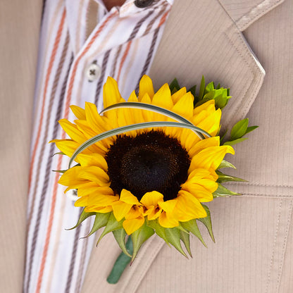 Free Spirit Boutonniere – GOD'S GARDEN FLOWER SHOP, Lancaster CA